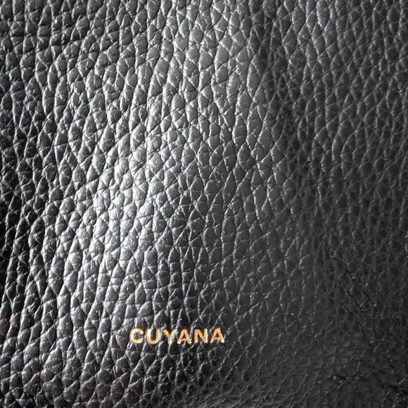 Cuyana black Easy Phone Tote (Pebbled/Croco) - Picture 5 of 10